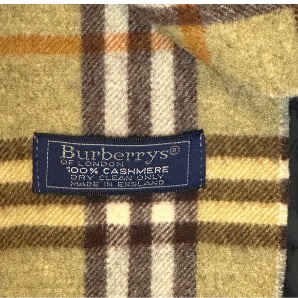 Authentic Burberry scarf ! - Picture 2 of 4